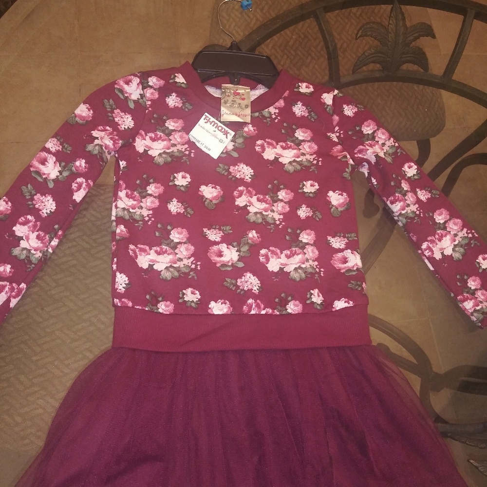 BNWT 4tJenna & Jesse dress w tulle at the bottom